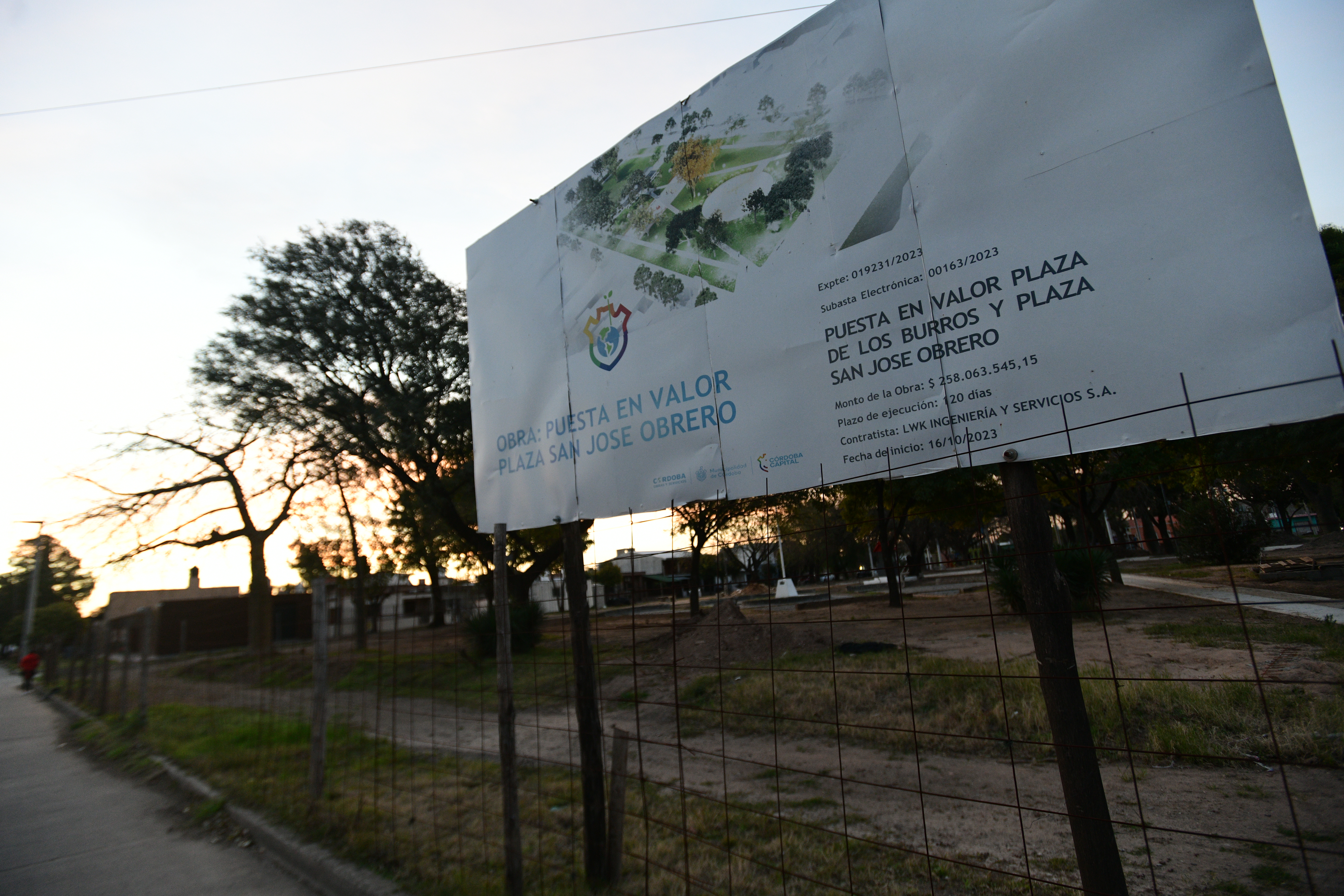 Obras abandonadas en plazas barriales. Plaza San José Obrero en Barrio Ampliación Empalme. Foto: Javier Ferreyra 