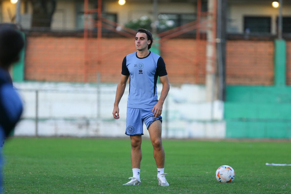 El plantel de Belgrano en Santa Cruz de la Sierra, Bolivia, esperando el partido ante Real Tomayapo por la tercera fecha de la Copa Sudamericana. (Prensa Belgrano)