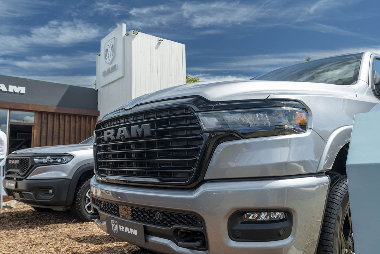 La nueva Ram 1500 estrena el motor Hurricane 6 de 3.0L bi turbo, que entrega 426 CV y 635 Nm de torque.