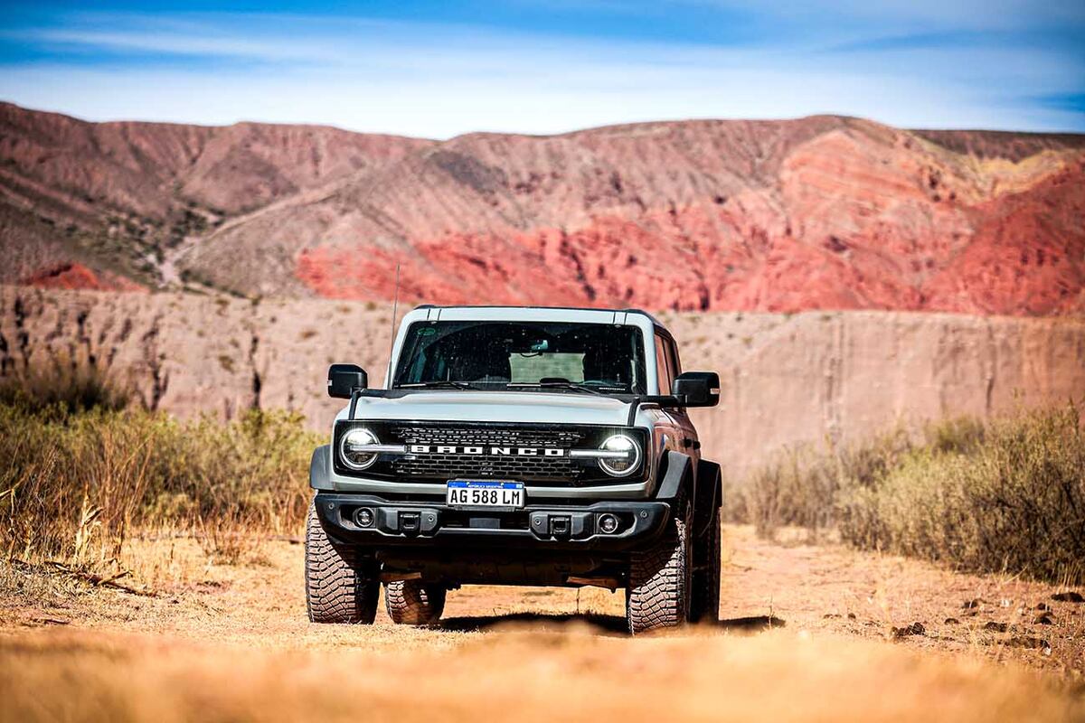 La versión Wildtrak V6 con paquete Sasquatch cuesta $ 161.042.400.