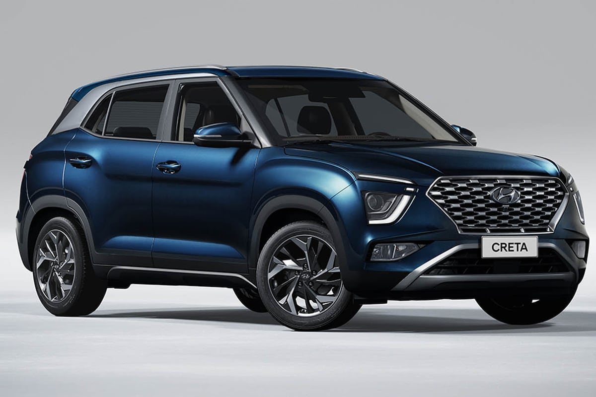 La nueva Hyundai Creta aumenta sus dimensiones hasta los 4,30 metros de largo (el actual mide 4,27), 1,79 m de ancho (1,78 m) y 2,61 m entre ejes (2,59 m). Es un centímetro más baja que su antecesora, con 1,62 metros. El baúl tiene 422 litros de capacidad (antes, 430 litros).