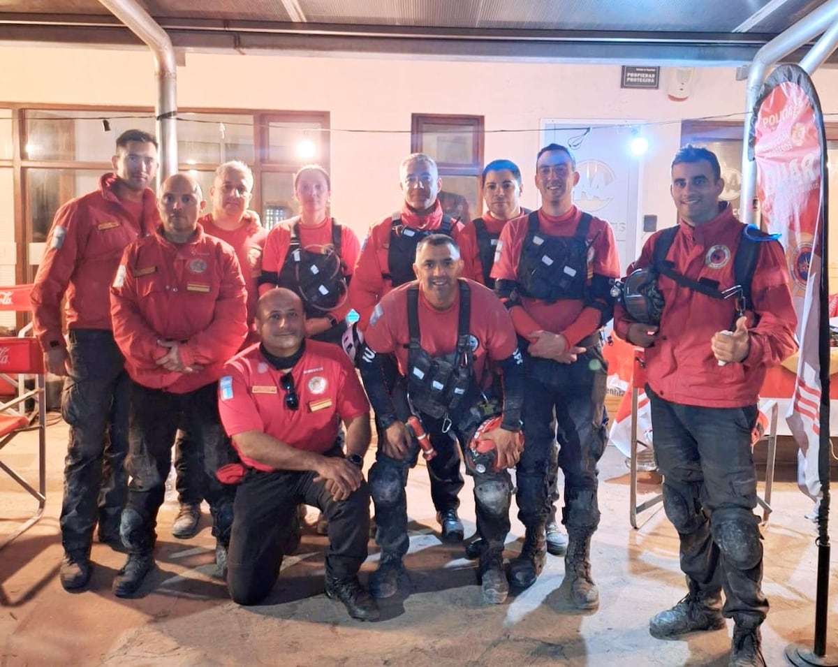Villa Gesell. Bomberos de Córdoba colaboraron en las tareas de rescate (Gentileza DUAR).