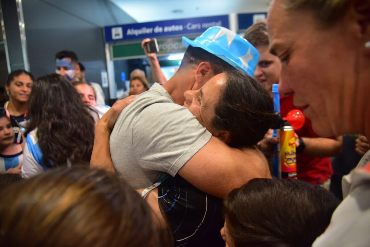 Las Murciélagas llegaron a Córdoba tras conquistar su segunda Copa del Mundo. (Javier Ferreyra / La Voz)