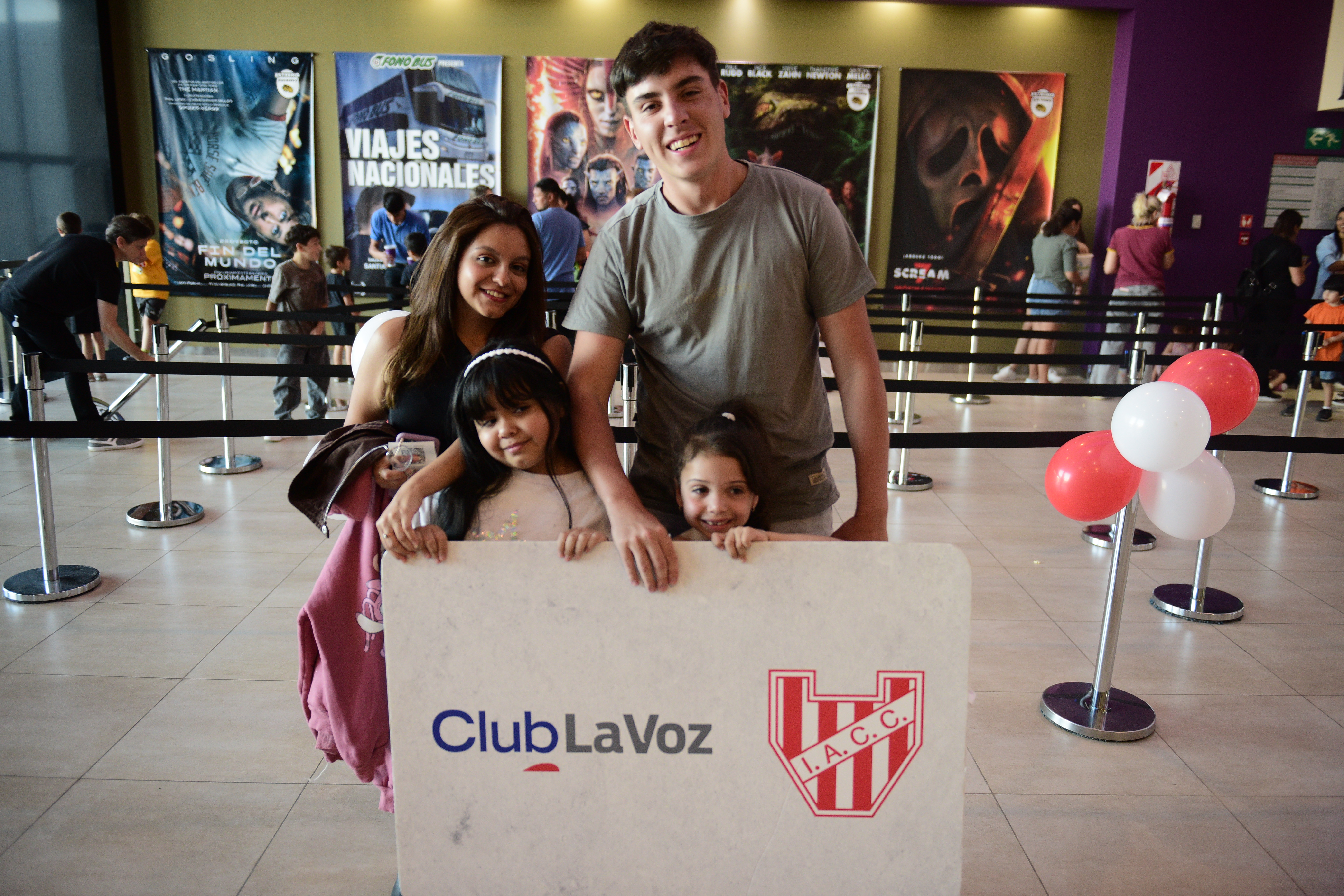 Hinchas de Instituto asistieron a un función de cine en los cines del Dino como parte de una acción de Club La Voz con socios. (Javier Ferreyra / La Voz)