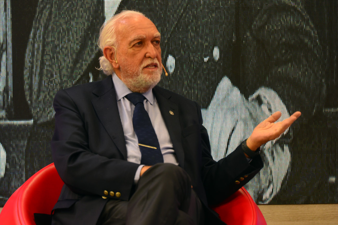 Abogado. El presidente del Colegio Público de Abogados de Buenos Aires, Ricardo Gil Lavedra, señala que no hay datos confiables que demuestren un aumento de la litigiosidad. (Nicolás Bravo / La Voz)
