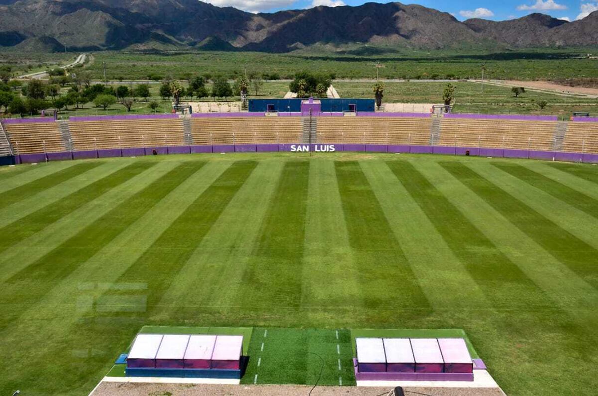 estadio Juan Gilberto Funes, escenario de Talleres - Godoy Cruz por Copa Argentina.