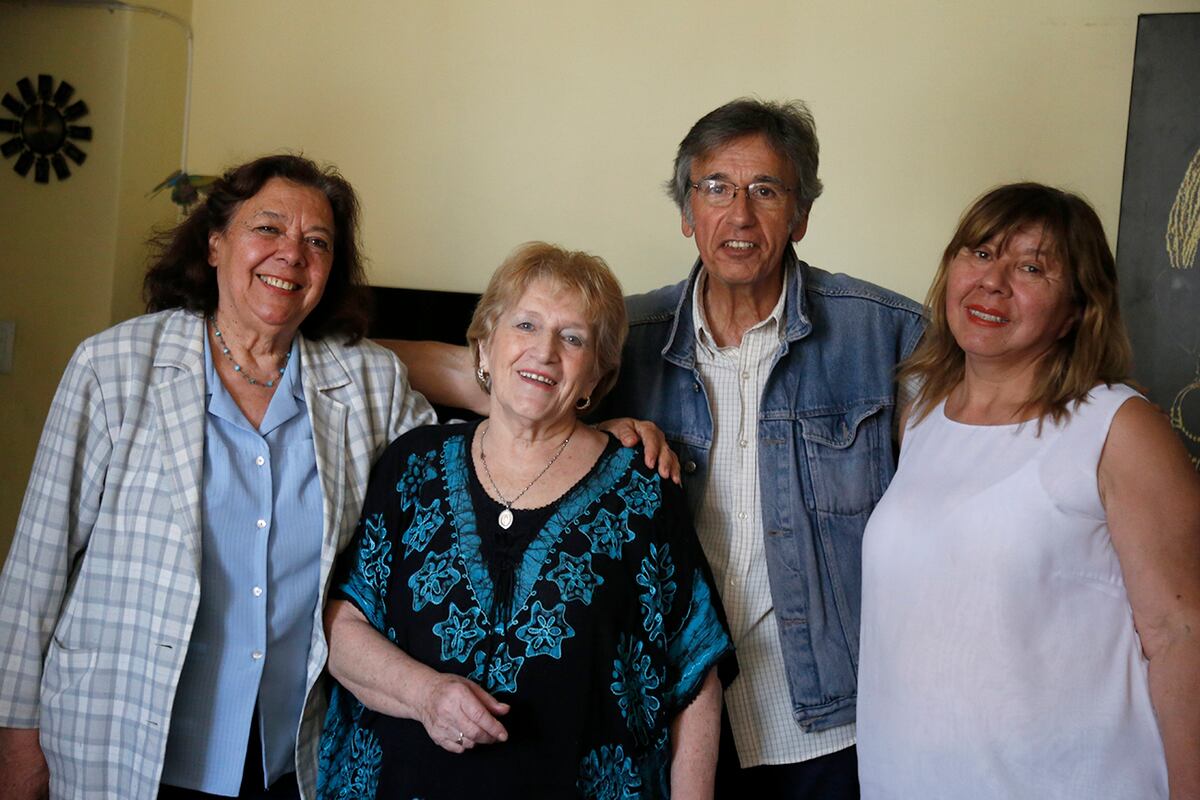 Integrantes de "Abanico de experiencias", el segundo programa emitido por el Streming del Illia. (Jorge Peñaranda / La Voz)