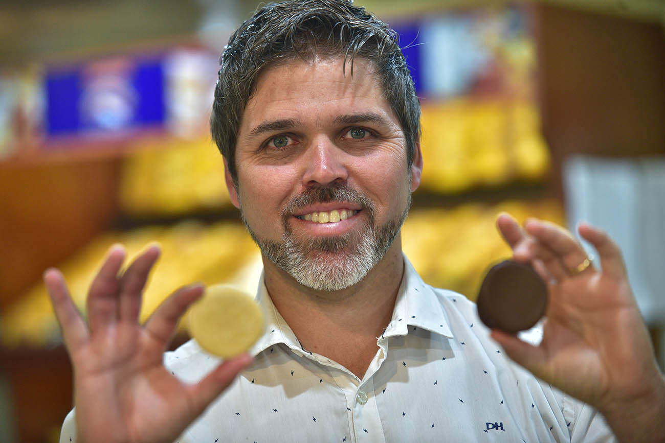 Envíos. La pyme exportó 1.800 kilos de tapas de alfajores de distintos sabores, entre ellos, vainilla y chocolate. (Ramiro Pereyra / La Voz)