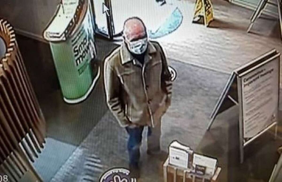 Alan Slaterry, de 67 años, ya había utilizado esta estrategia en otras dos sucursales bancarias, logrando el objetivo en una de ellas. (Policía de Sussex)