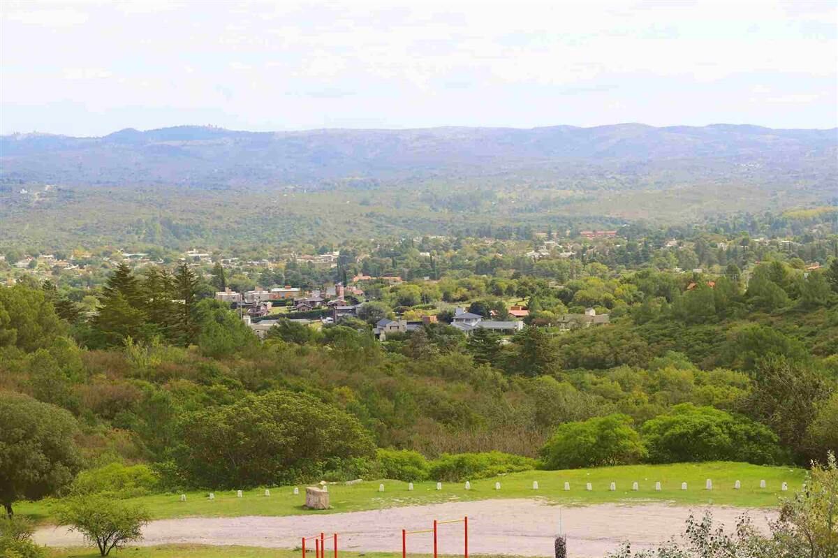 Mirador Retiro Betania. Paisajes de ensueño que se tiñen de color amarillo y naranja a medida que el otoño se acerca. (Gentileza: La Falda Turismo)