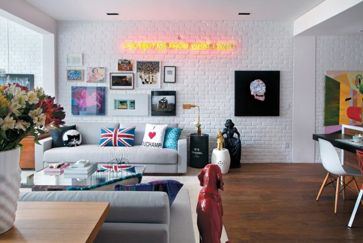 Se pueden sumar en la decoración frases personalizadas, logos de marcas famosas o letreros urbanos. Foto: Mi casa no es de muñeca / Grupo Edisur.