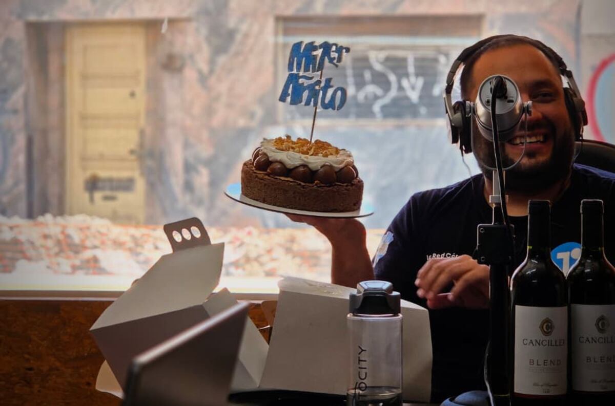 “Espinosa 989” cumple un año en La Red Córdoba y crece en el dial local