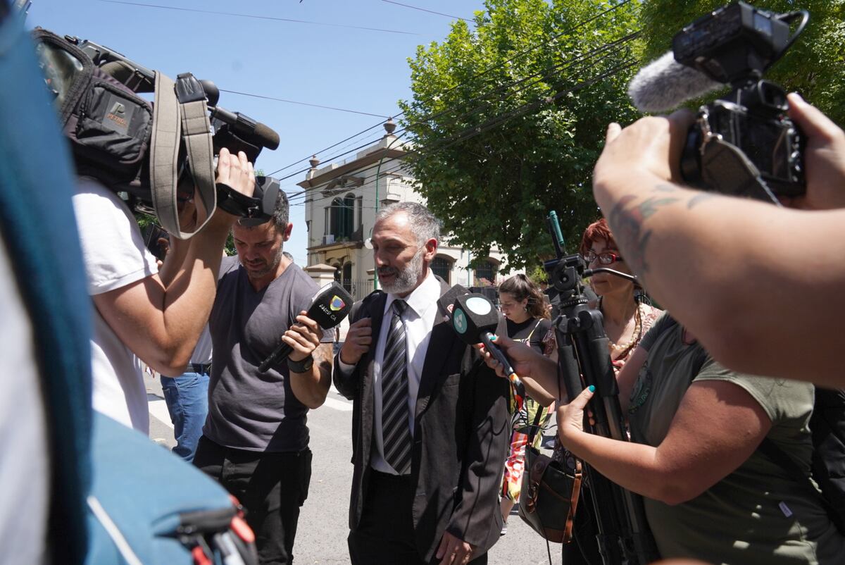Juicio Fernando Baez Sosa
FISCAL
Ingreso de los fiscales.
dolores
Foto clarín