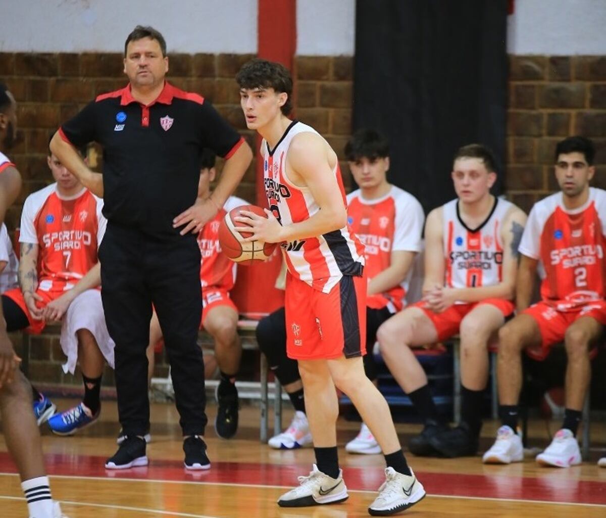 "Las expectativas son las mejores, donde trataremos de hacer el mejor papel", confesó el Zurdo Poi de la participación de Sportivo Suardi en el Súper 6. (@CSSbasquet)