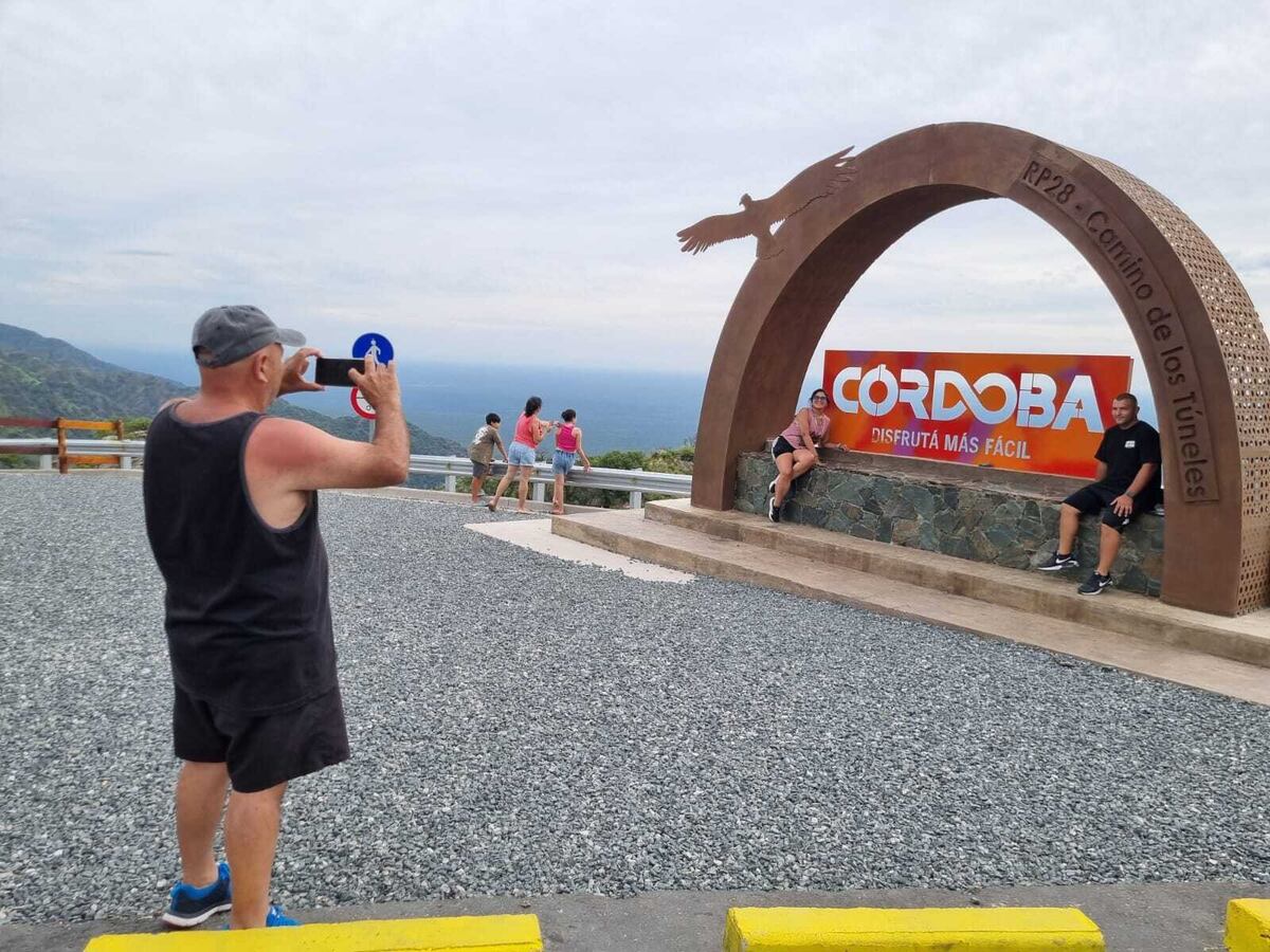 Reabrieron el camino de los túneles de Taninga.