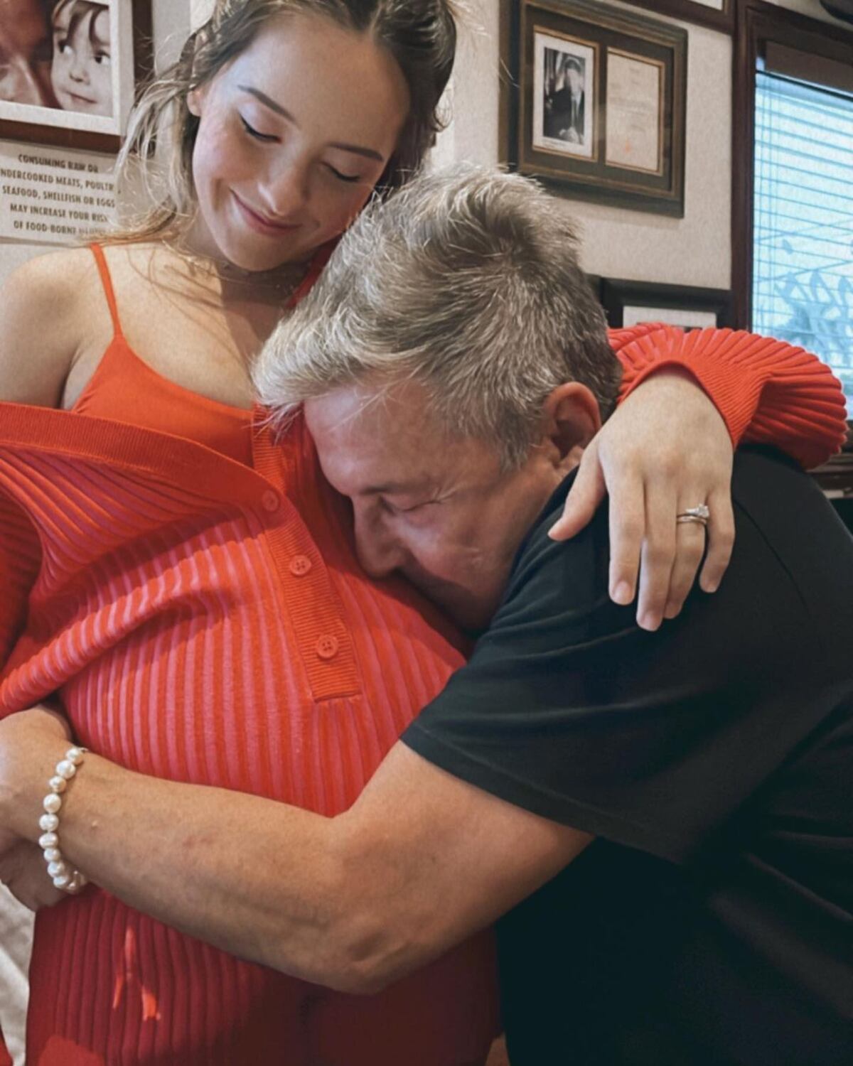 Ricardo Montaner compartió hace unos días que Evaluna estaba a punto de ser mamá.