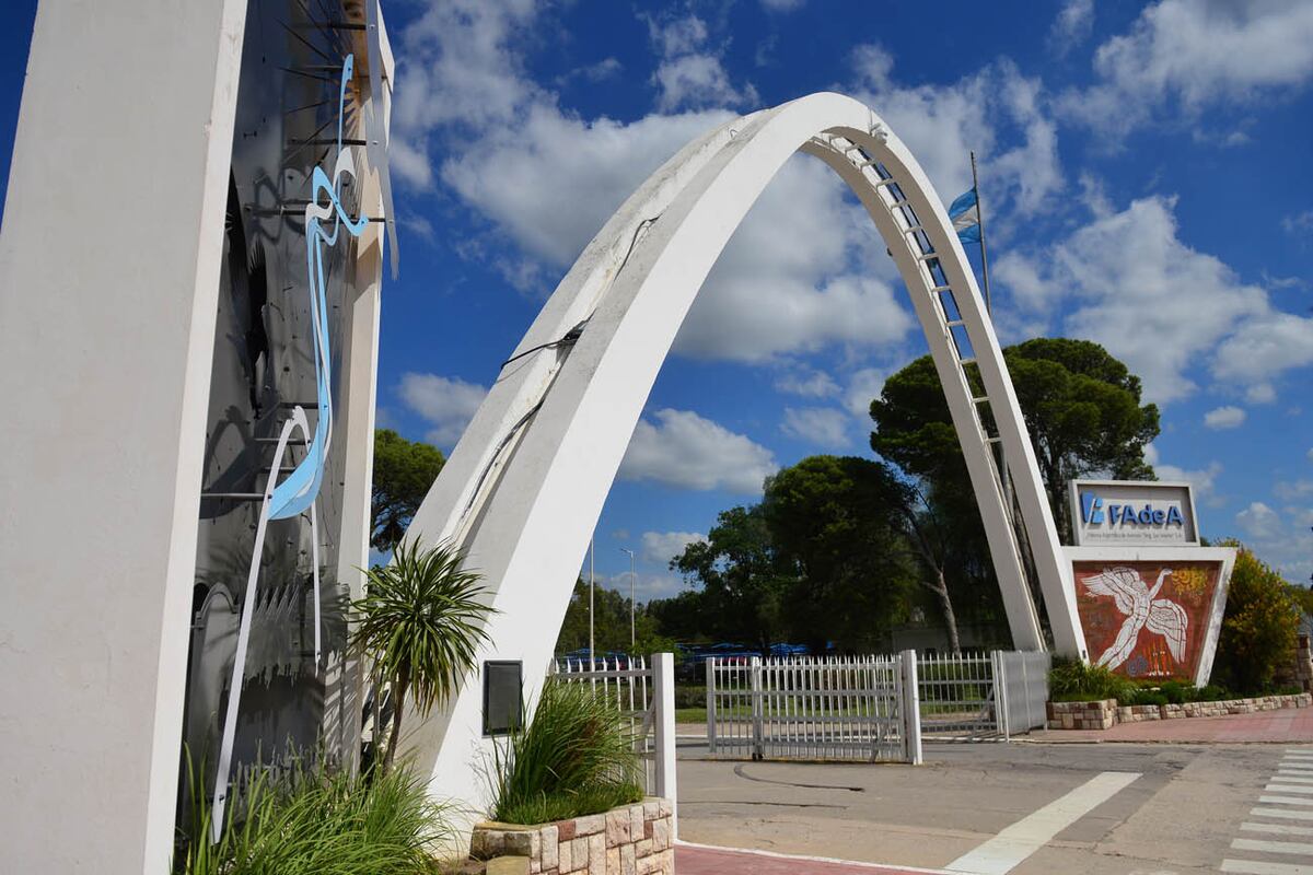 Fadea abre retiros voluntarios y espera la reactivación con los contratos de la Fuerza Aérea