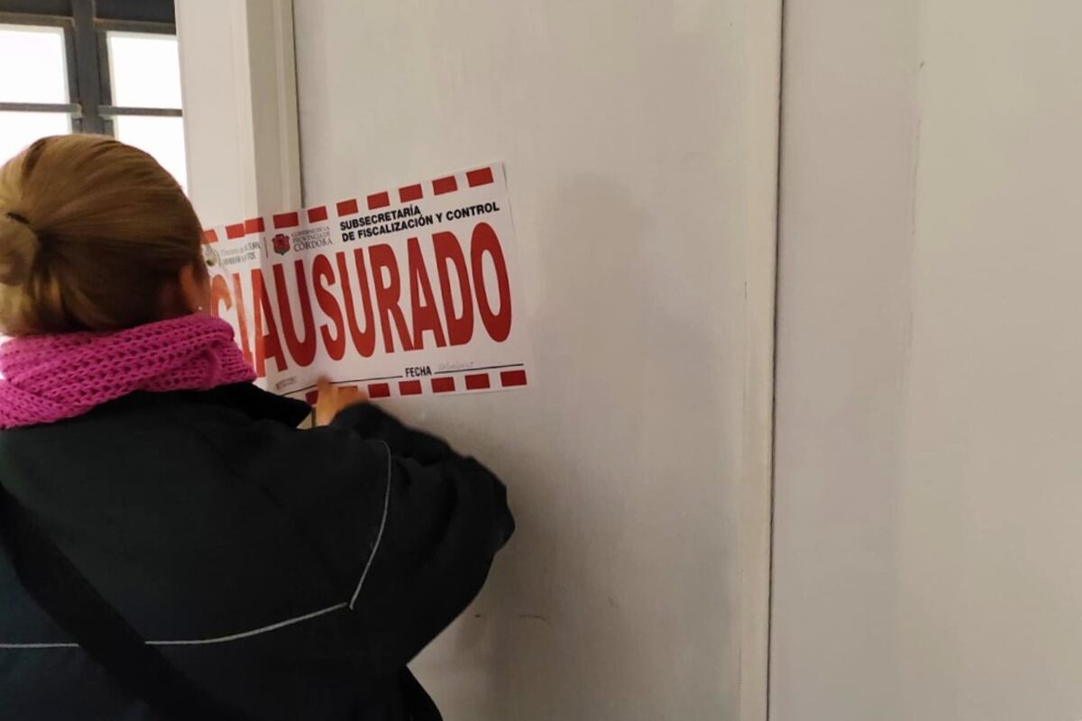 El Ministerio de Bioagroindustria clausuró dos locales por venta ilegal de zooterápicos.