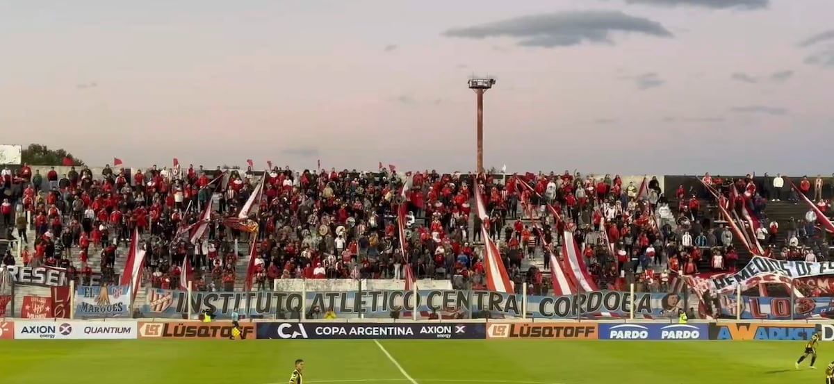 Los fanáticos de Instituto en Caseros. (Captura).