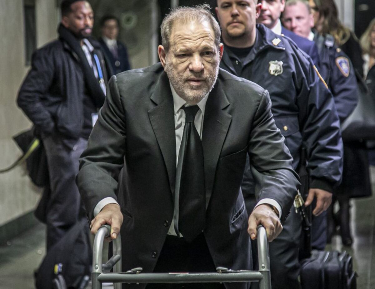 Tras una intervención cardíaca, trasladan a Harvey Weinstein a prisión