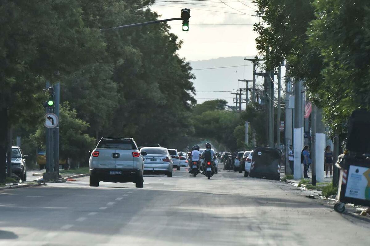 Presencia policial por inseguridad en la zona de avenida Fuerza Aérea al 5000 y alrededores (Facundo Luque / La Voz)