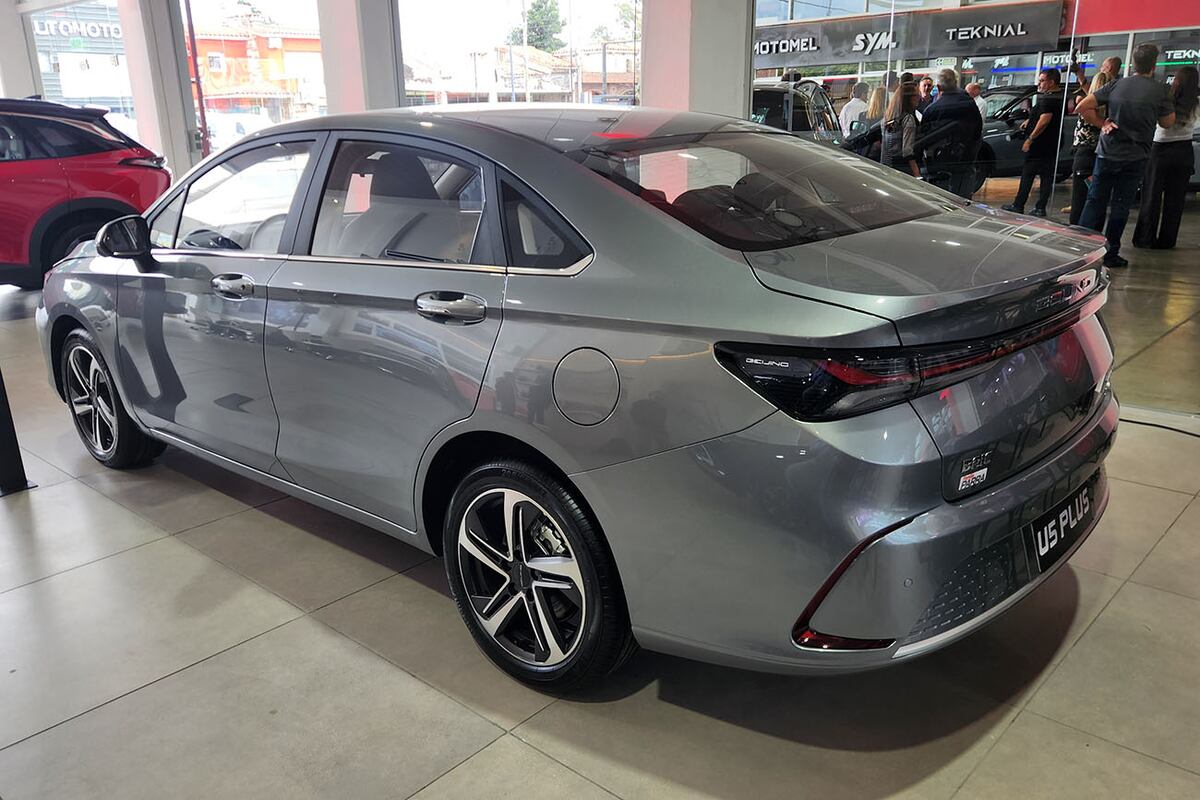 El Baic EU5 (U$S 28.900) es un sedán 100% eléctrico con 500 kilómetros de autonomía.