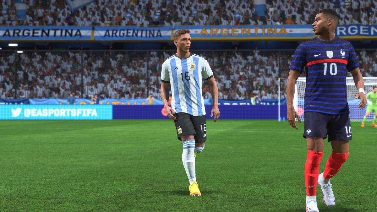 LISANDRO MARTÍNEZ. Capturas de imagen de la representación de los jugadores del seleccionado argentino en el videojuego Fifa 23.