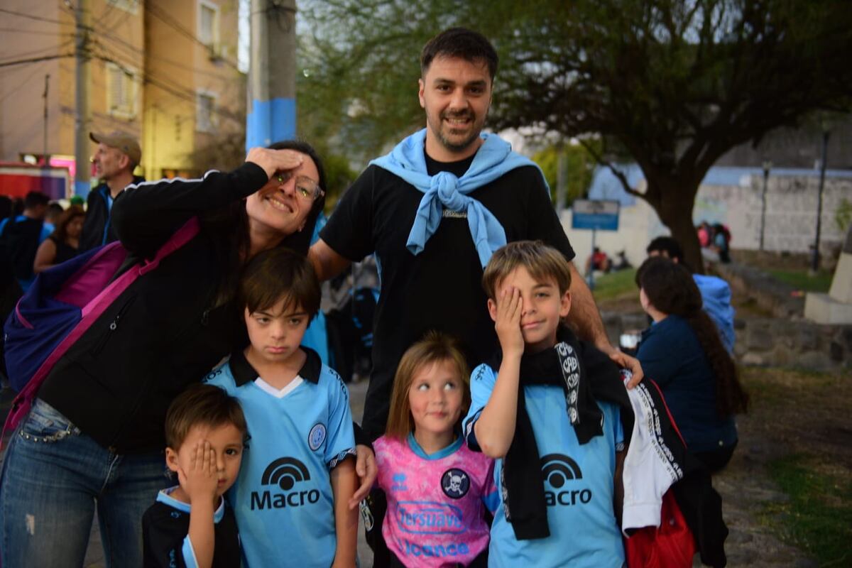 Cara 'e Cancha de Belgrano en la previa del partido con San Martín de San Juan en el Gigante de Alberdi. (José Gabriel Hernández / La Voz)