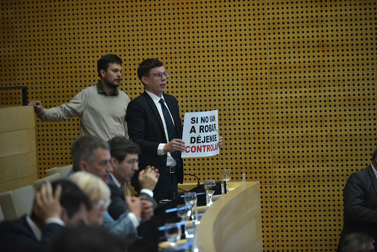 La oposición criticó el discurso de asunción de Llaryora. (Ramiro Pereyra /La Voz)