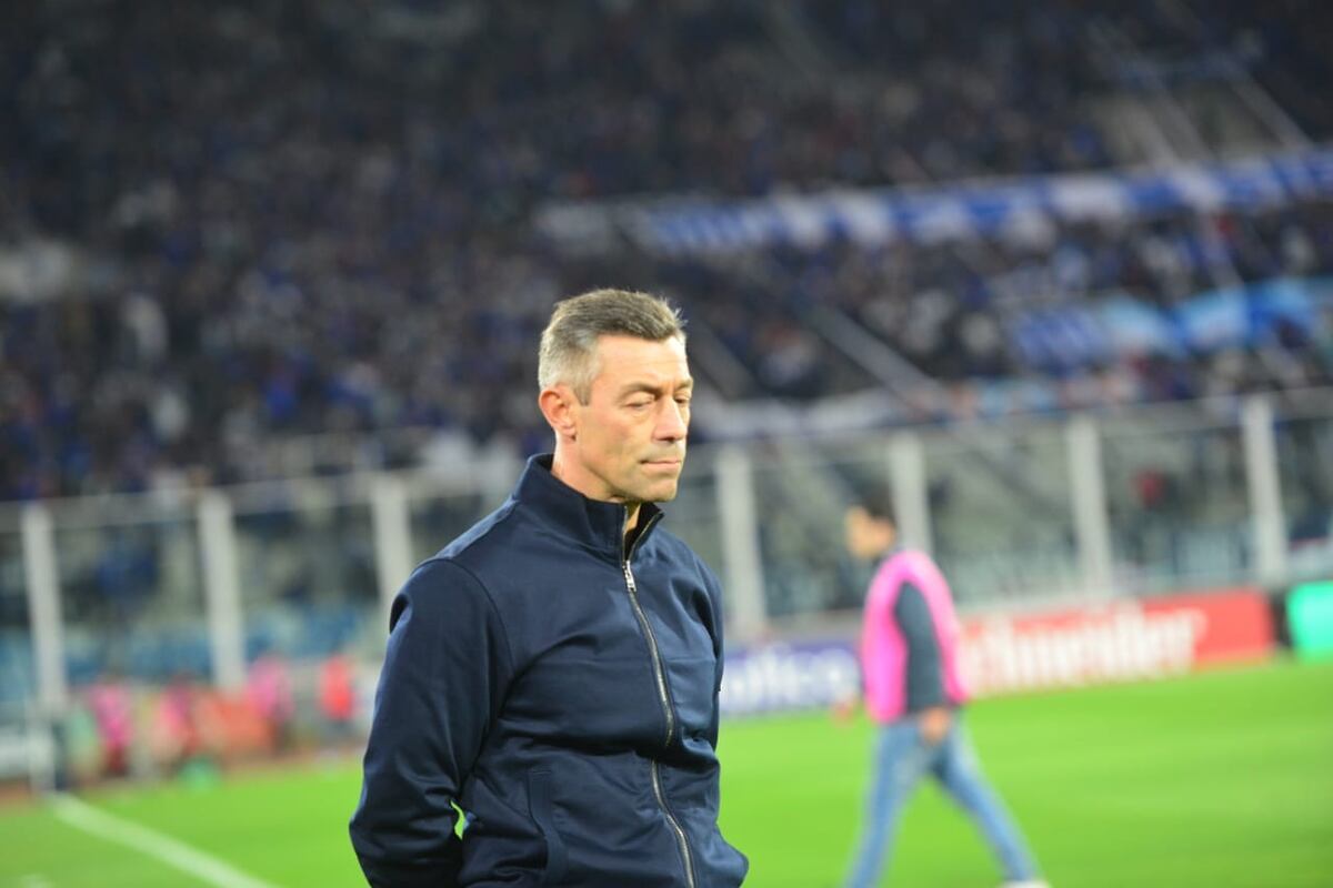 "Era ganar o ganar", dijo Caixinha, que valoró el triunfo ante Banfield. (Javier Ferreyra / La Voz)