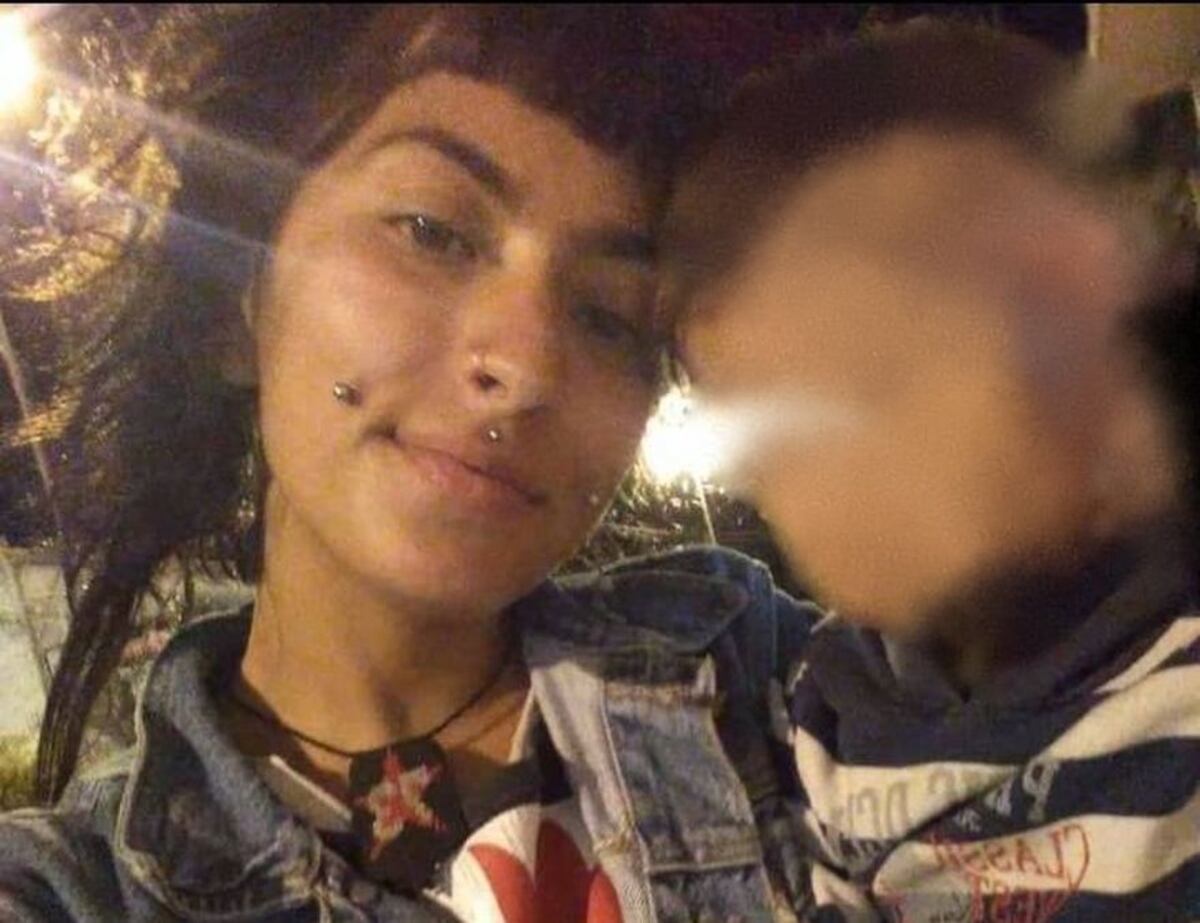 La joven dejó a su hijo, de tan solo dos años, y desapareció. (Facebook)