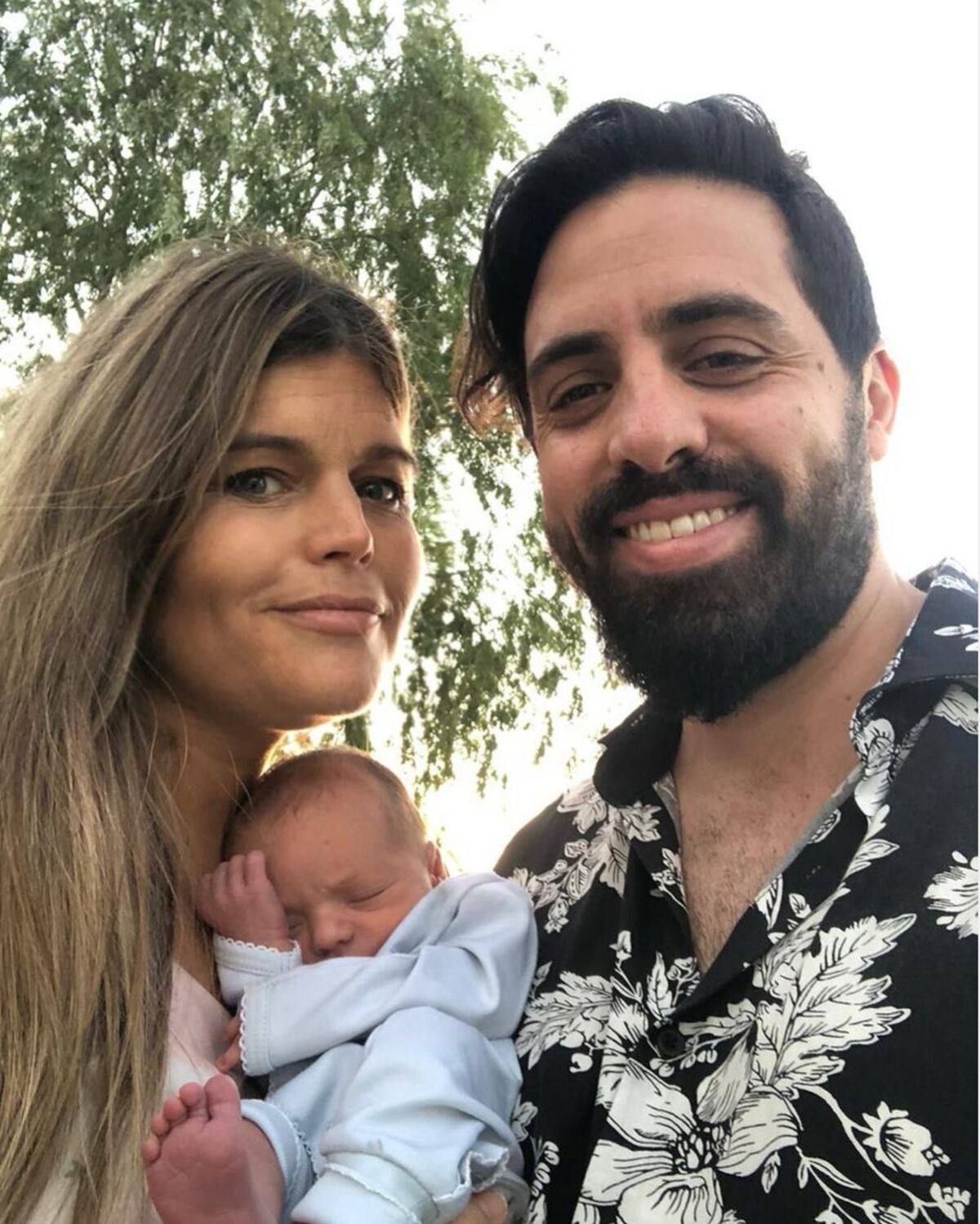 Angeles junto a su pareja y el hijo que tienen en común, Cósimo