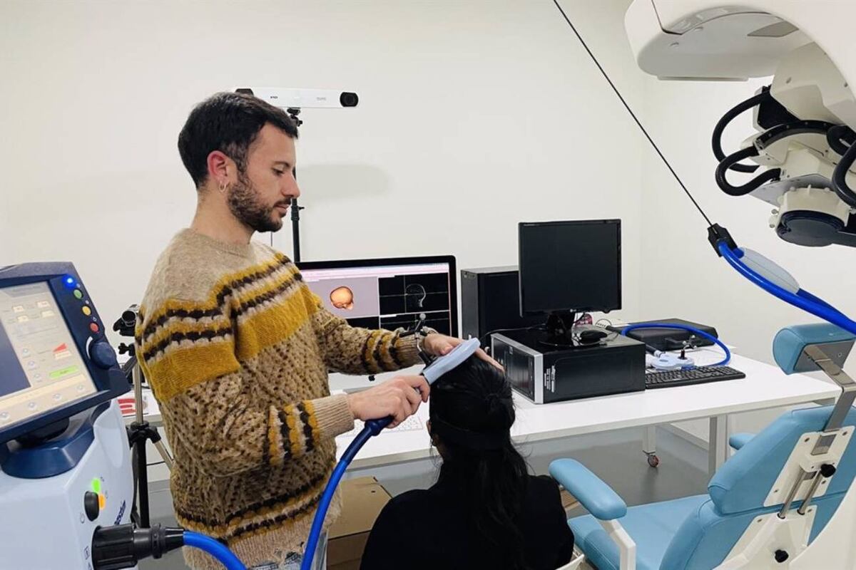 Científicos revelaron cómo, frente a estímulos de comida muy apetitiva y poco saludable, muchas personas con sobrepeso o con tendencia a los atracones mantienen hiperactivo el denominado sistema impulsivo. (Europa Press)