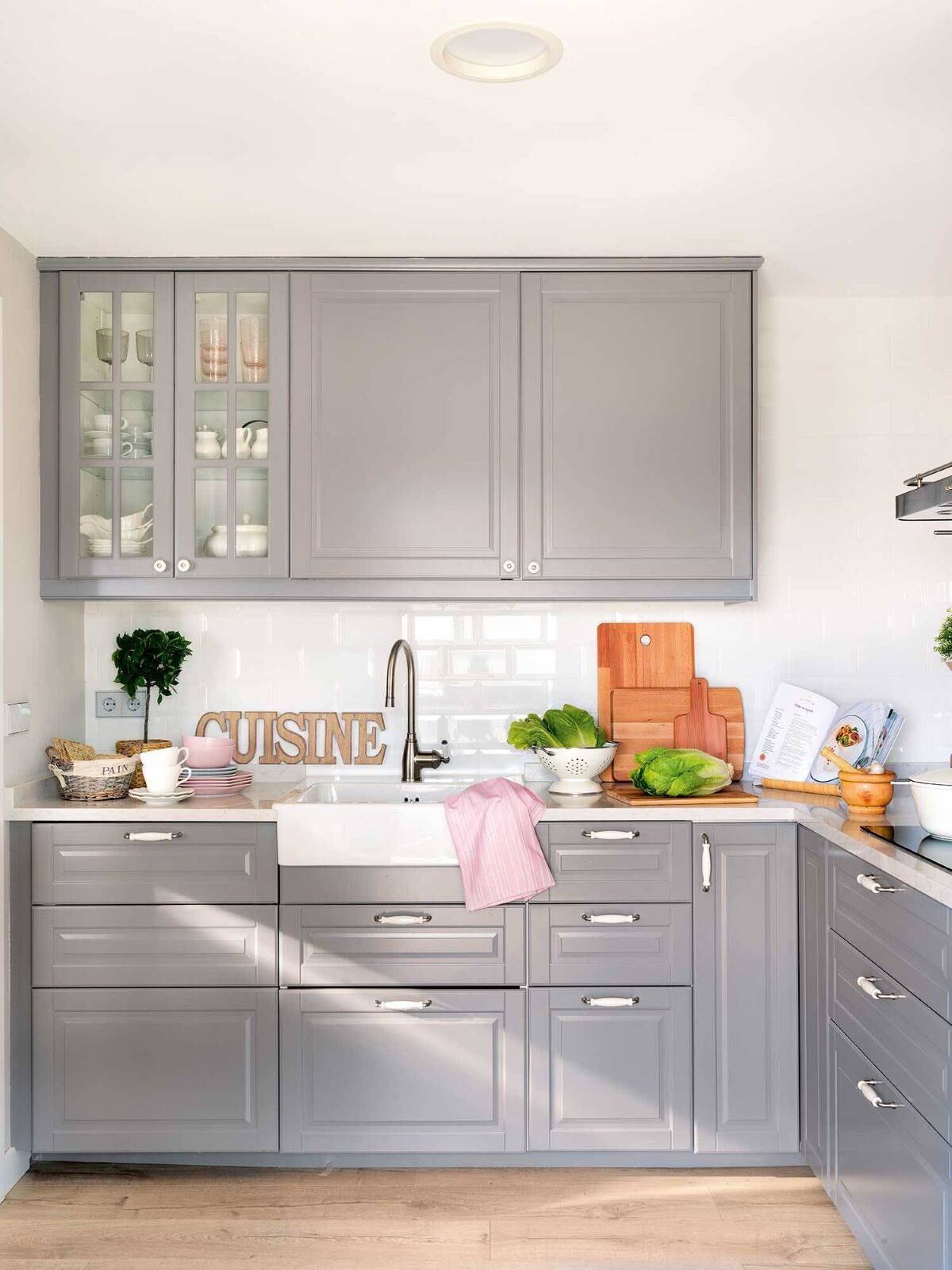 Ambos colores tienen la virtud de crear un ambiente simple, elegante y luminoso.