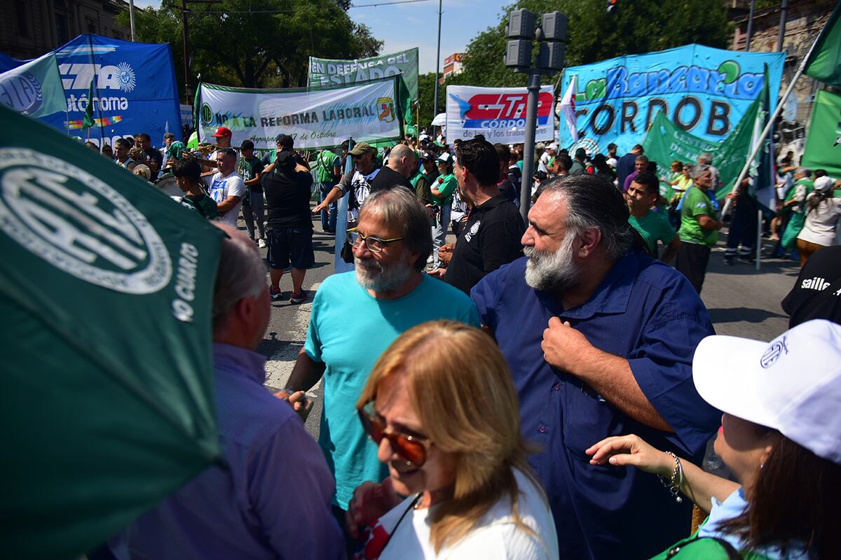 Marcha contra la reforma laboral en la ciudad de Córdoba. (Pedro Castillo / La Voz)