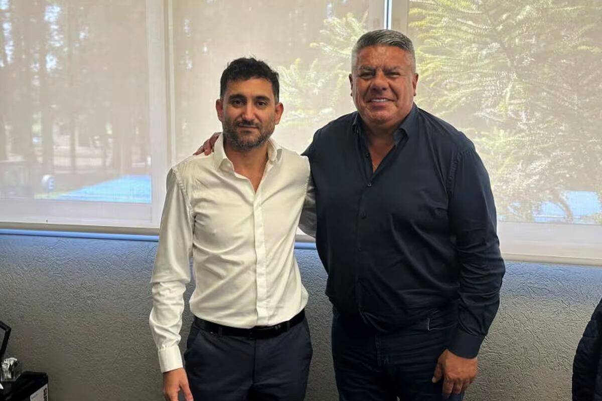 Vallejo de Sur Finanzas y Chiqui Tapia.