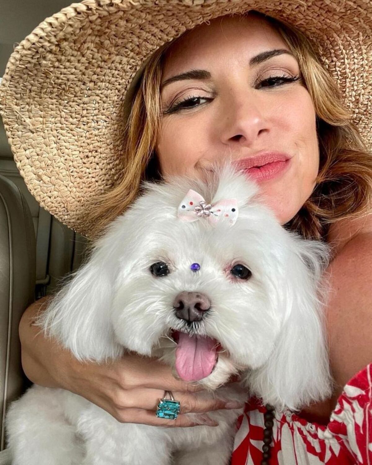 Alessandra Rampolla y su perrita, Lola. (Foto: Instagram)