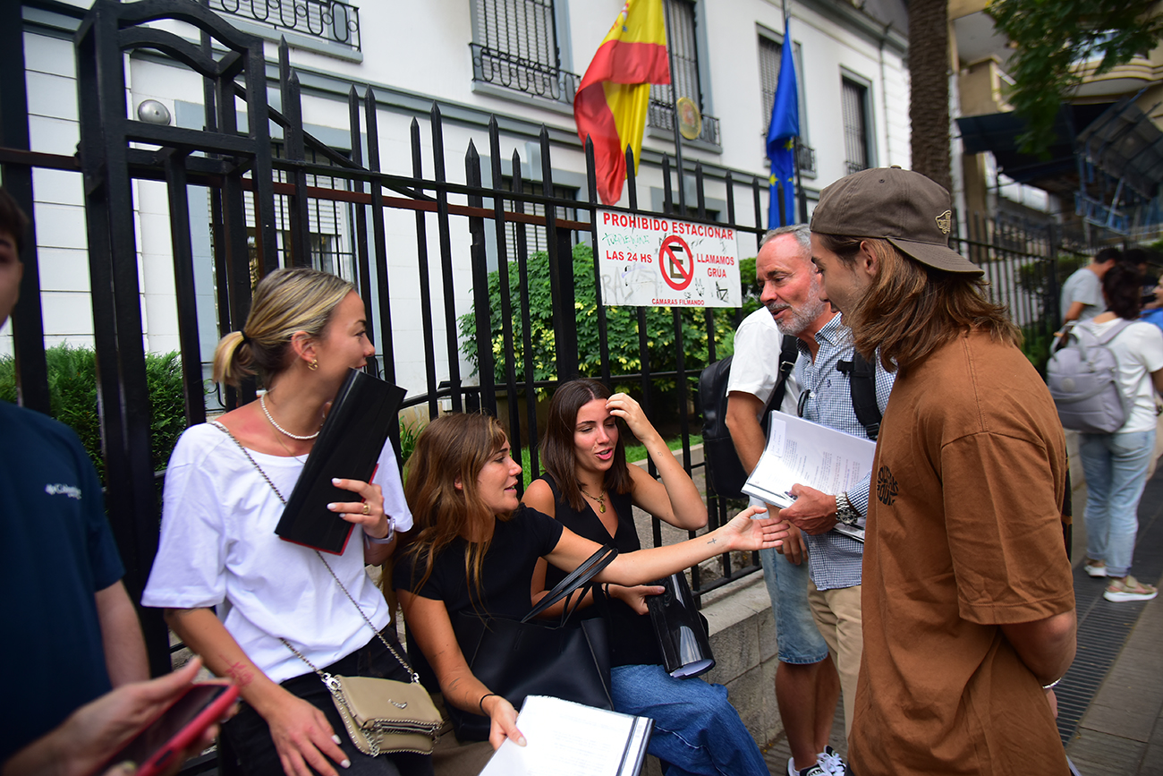 No se trata solo de un trámite administrativo, sino que además implica reconstruir historias de vidas signadas por la inmigración.
(Foto Pedro Castillo / La Voz)