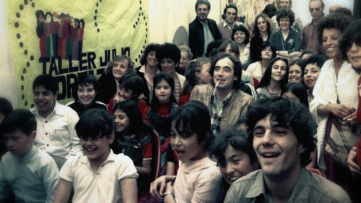 Joan Manuel Serrat visitó el taller Cortázar (Prensa Tiempos circulares).