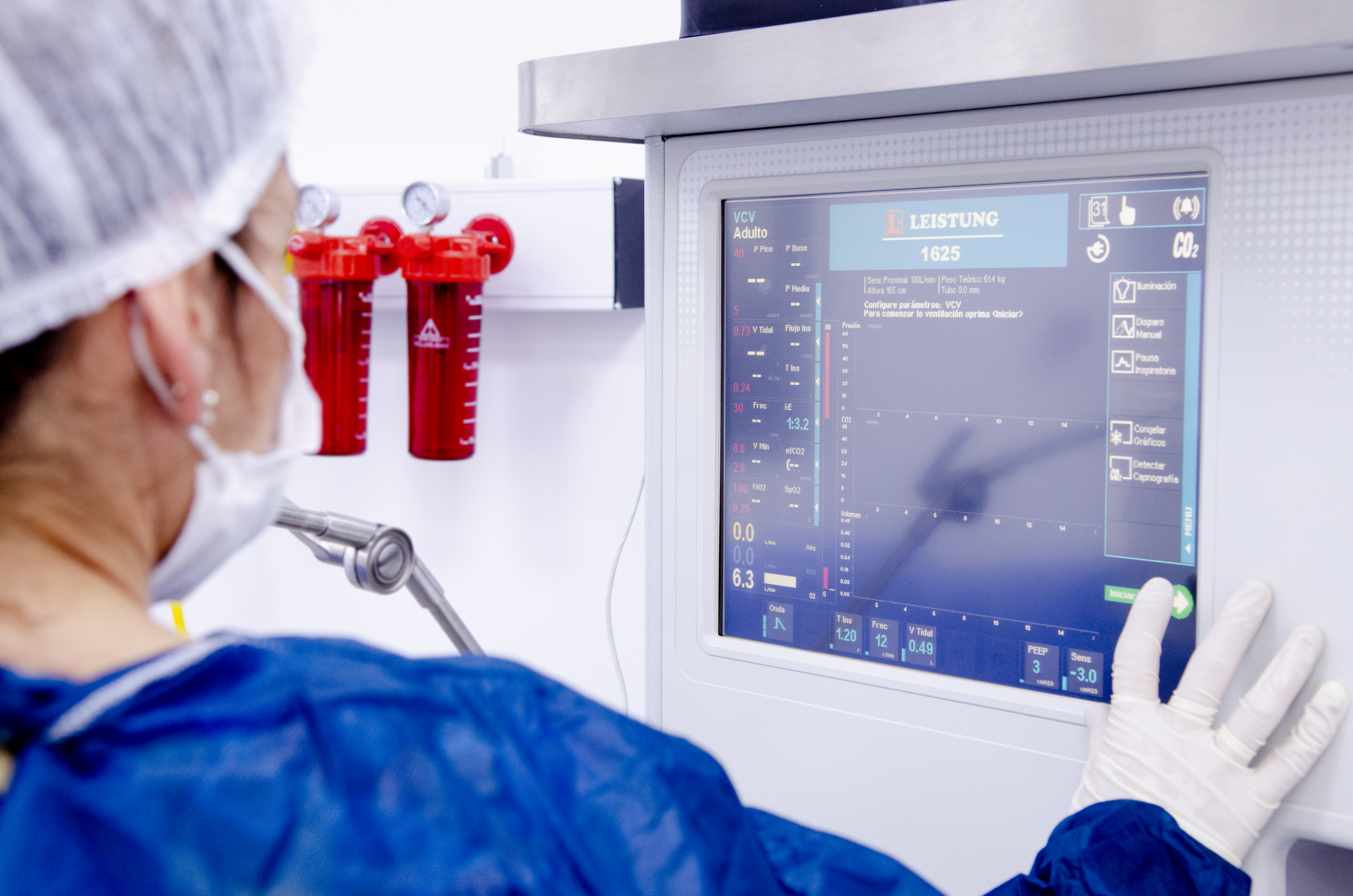 Anestesiólogo de Adaarc en Centro de Simulación. (Foto: Adaarc)