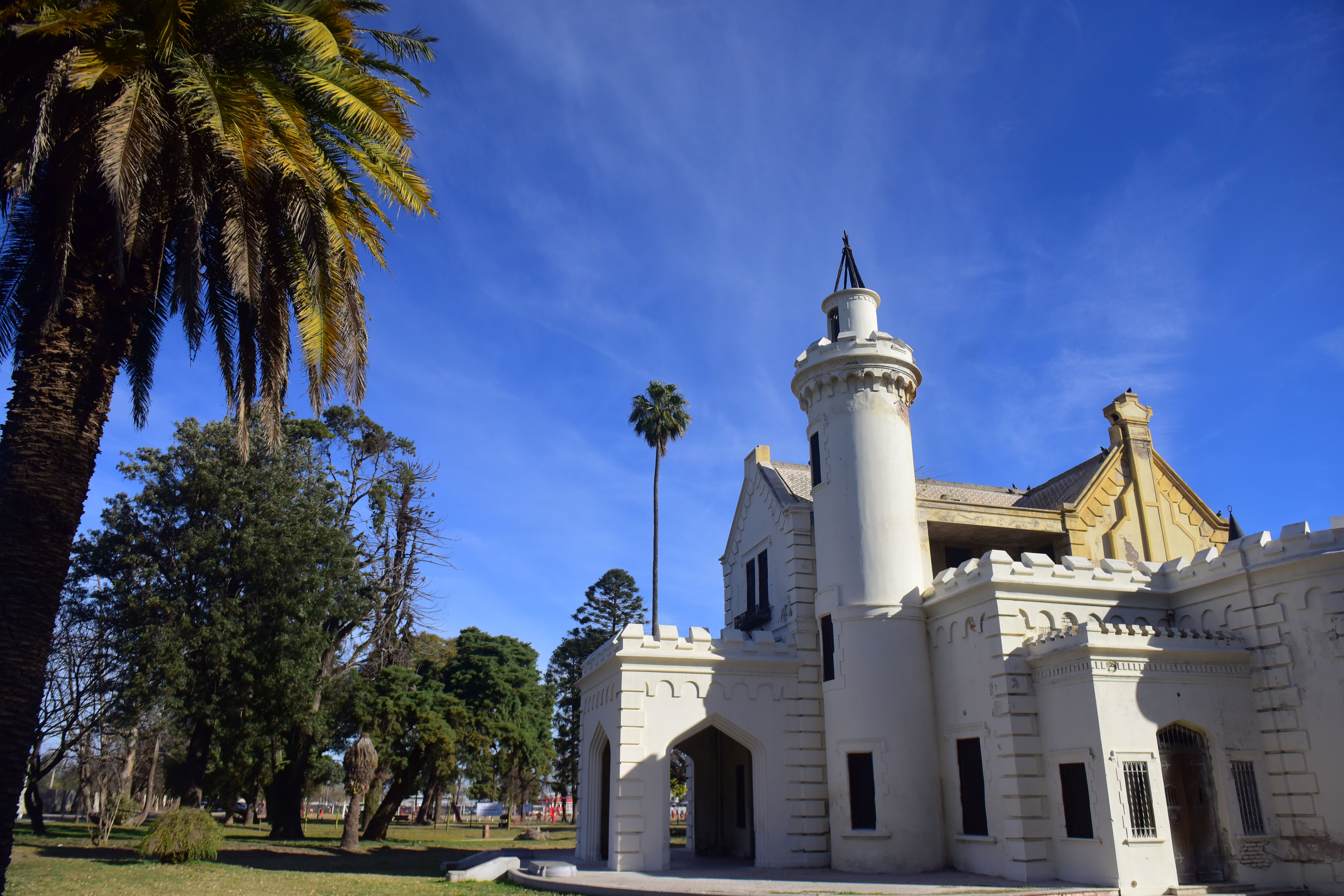 El Castillo de La Agustina, el predio de Instituto y su fascinante arquitectura. (José Gabriel Hernández / La Voz)
