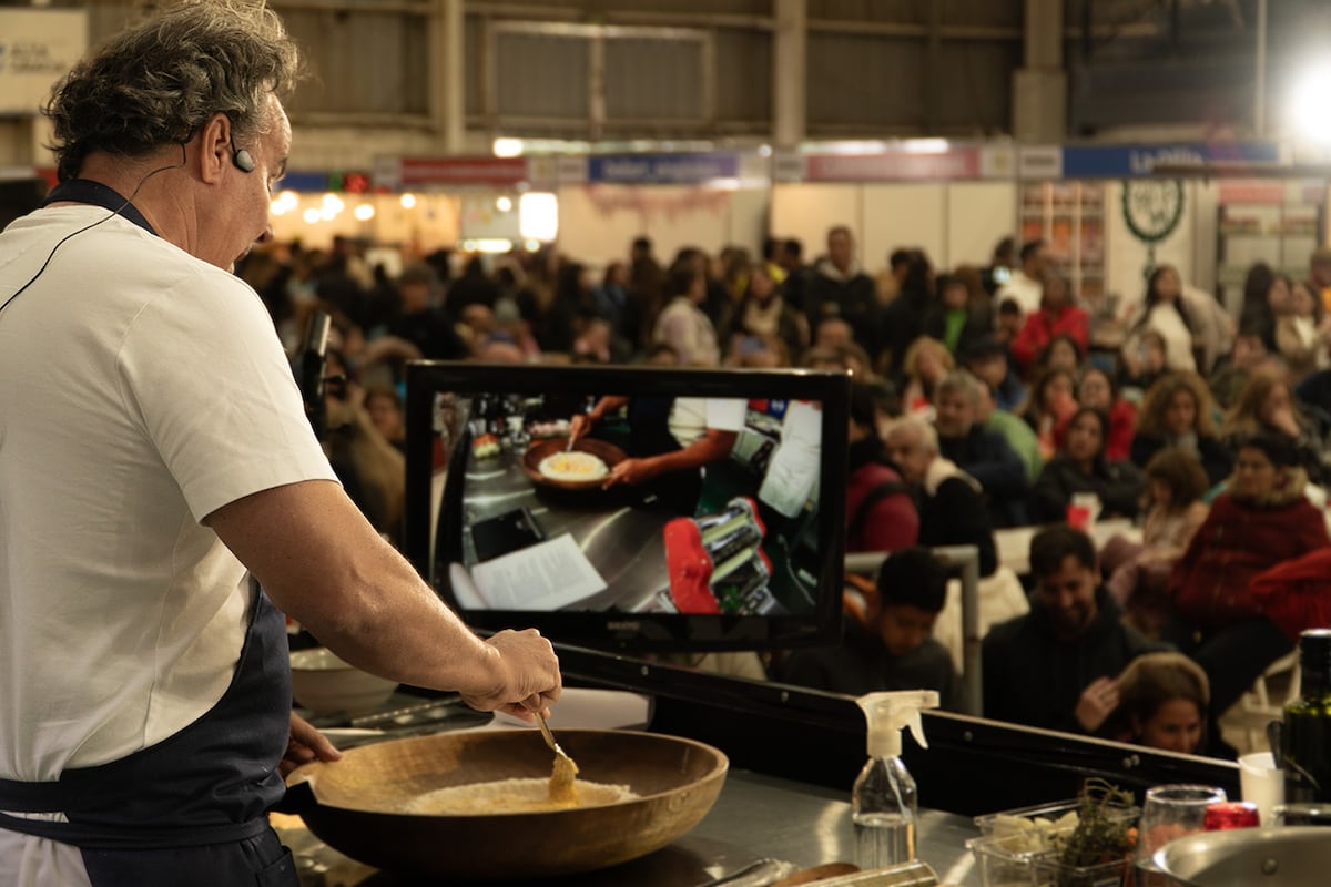 Festival Peperina 2025. Clase magistral de Roberto Petersen en el festival gastronómico de Alta Gracia, Córdoba. (La Voz)