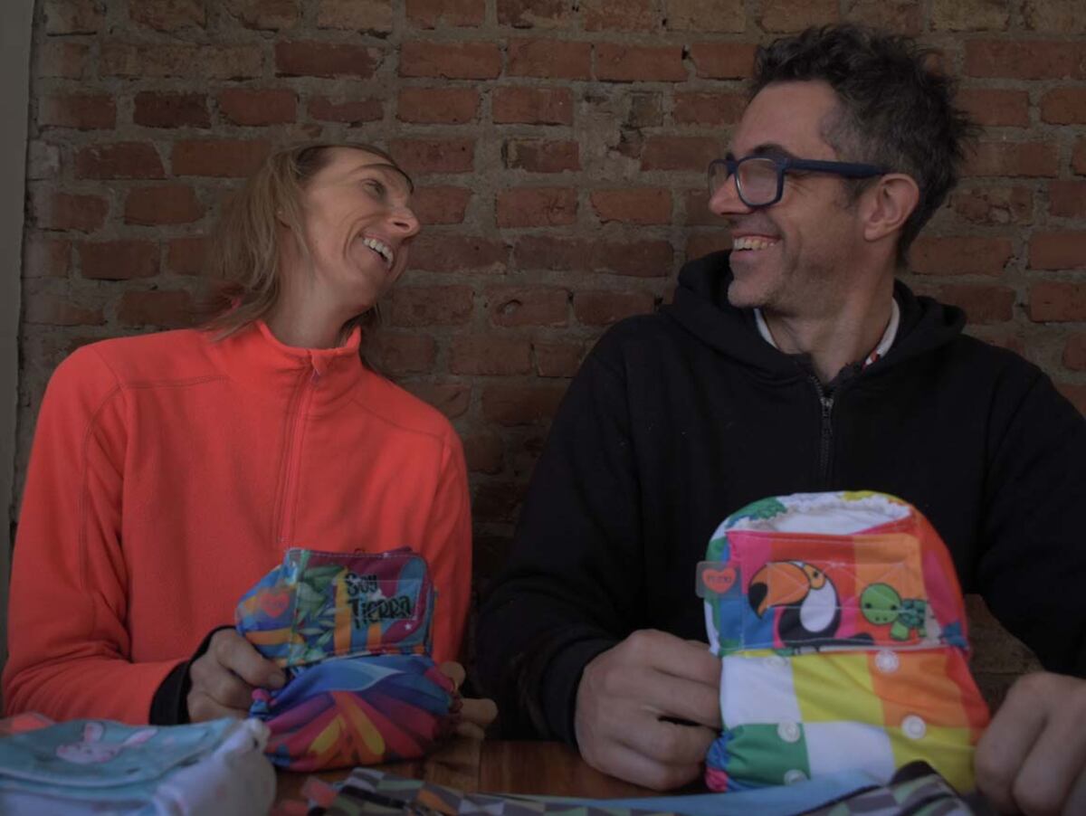 Marianela y Alejandro, los creadores de los pañales Ecoflexi. (La Voz)