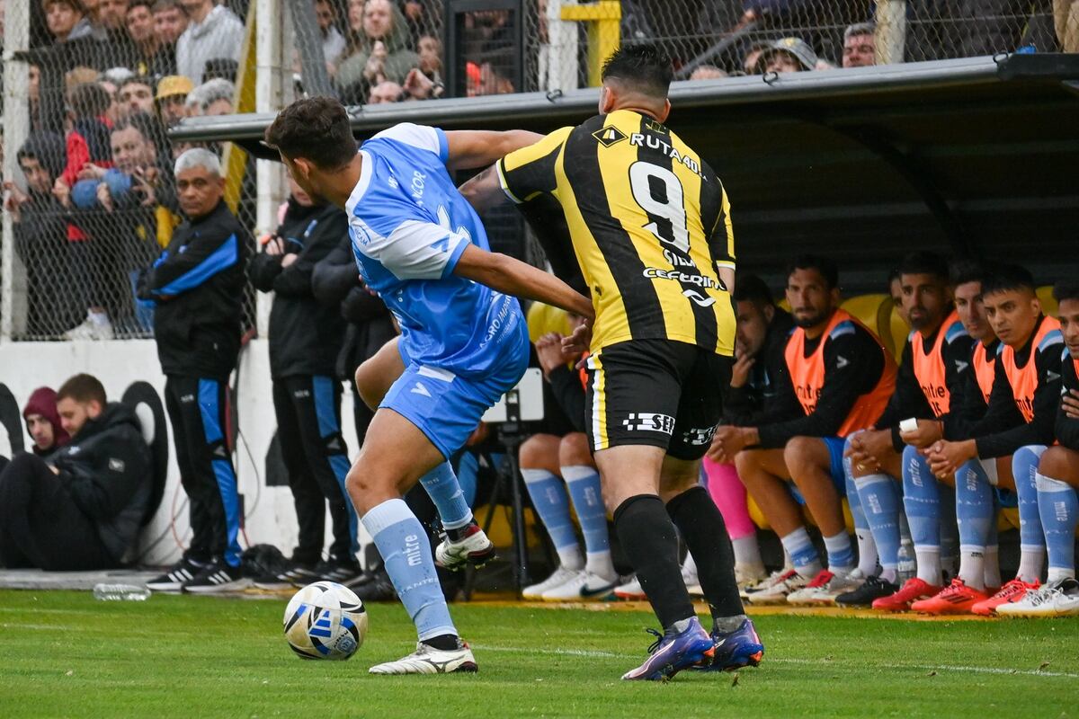 Deportivo Madryn ante Estudiantes RC por el ascenso. (Prensa Dep. Madryn).