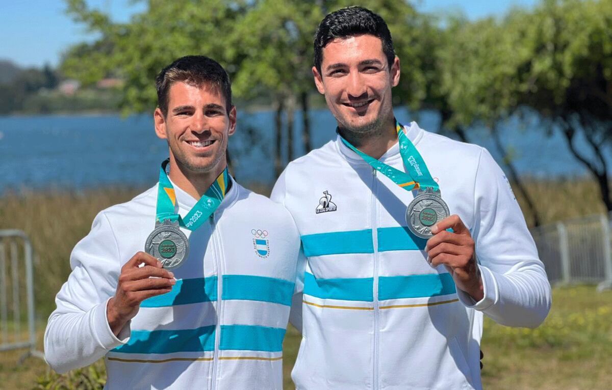 Agustín Vernice fue doble medallista de oro en Lima. En Santiago inició con una de plata pero aún tiene chances de más. Lo hizo junto a Gonzalo Lo Moro en el K2 500 metros. (Prensa COA)