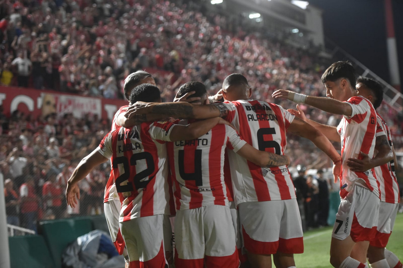 Instituto venció 2 a 0 a San Lorenzo en el Monumental de Alta Córdoba. (Facundo Luque / La Voz)