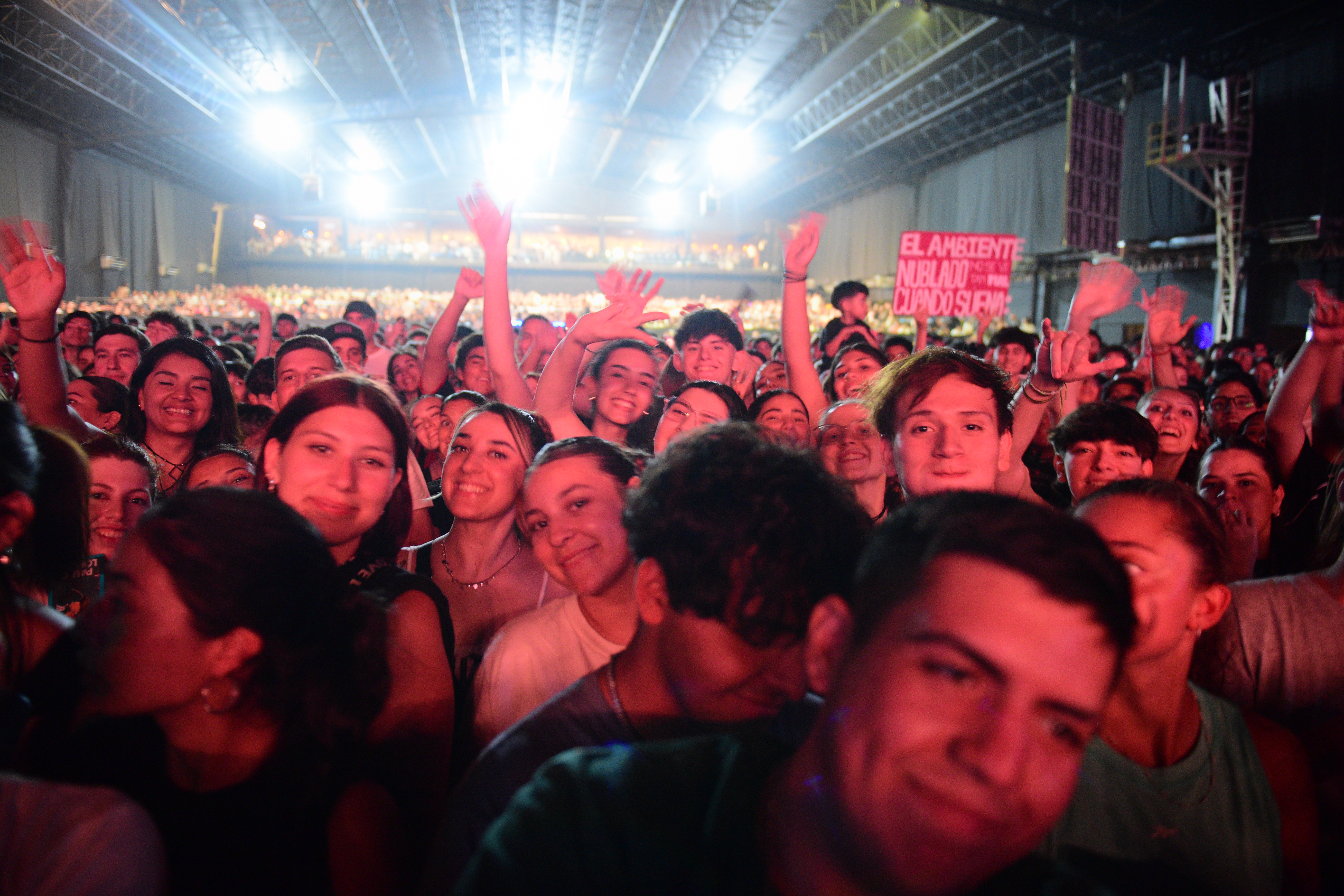 Más de 7 mil personas agotaron las entradas para ver a Londra en Quality Arena. (José Gabriel Hernández / La Voz)