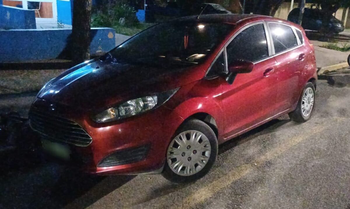 Detenidos y secuestro de drogas. (Policía)