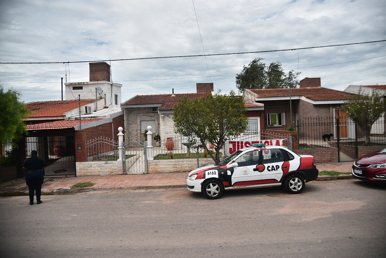 La mujer fue asesinada en su casa de San Francisco del Chañar. (Pedro Castillo / La Voz)
