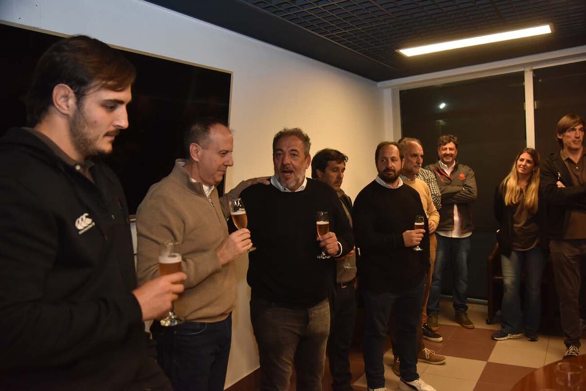 Brindis con los Dogos xv campeones (Facundo Luque / La Voz)